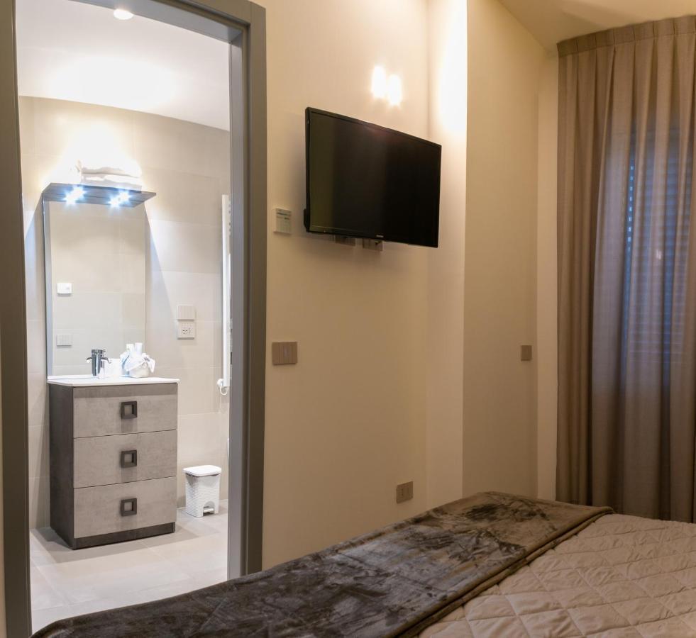 Brigante Suites Misano Adriatico Ngoại thất bức ảnh