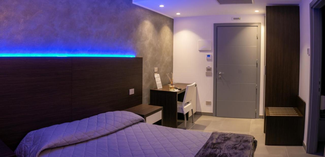 Brigante Suites Misano Adriatico Ngoại thất bức ảnh