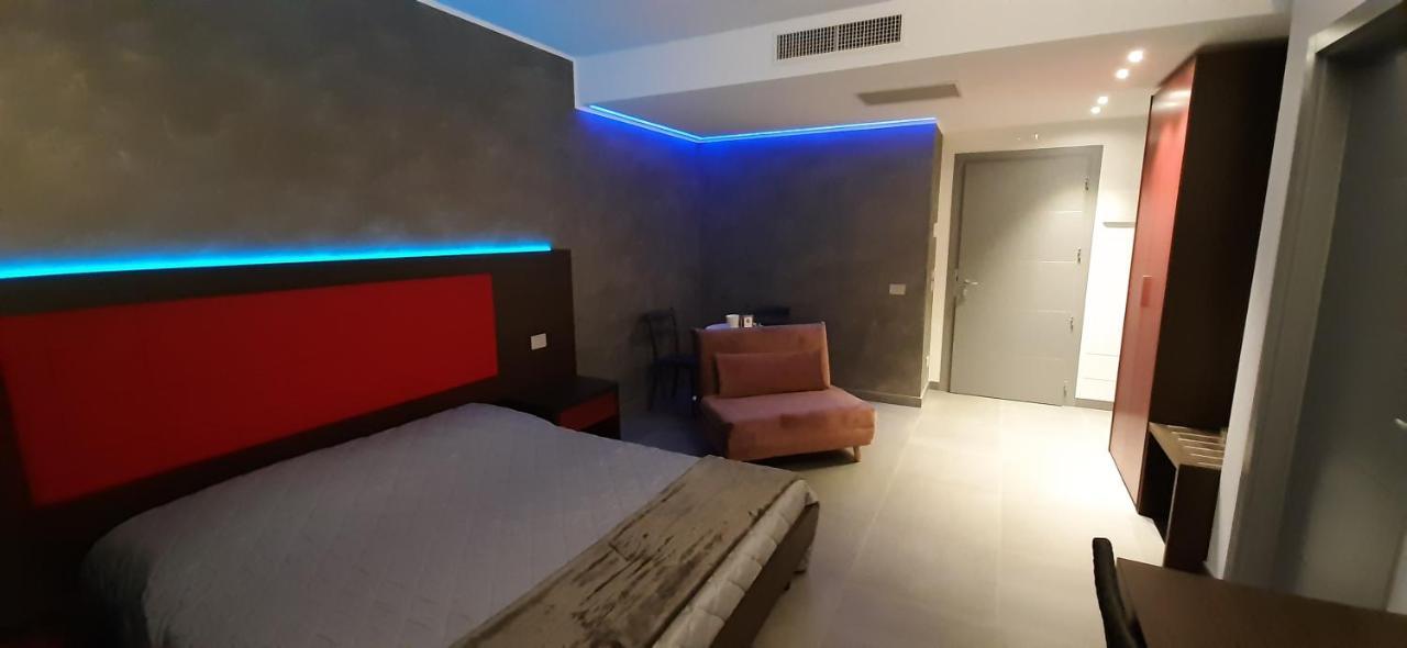 Brigante Suites Misano Adriatico Ngoại thất bức ảnh